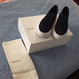 Vince suade slip on